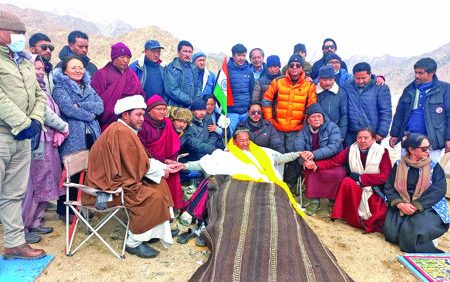 Thousands pledge to join Sonam Wangchuk today as he enters 5th day of  'Climate Fast' – Statetimes