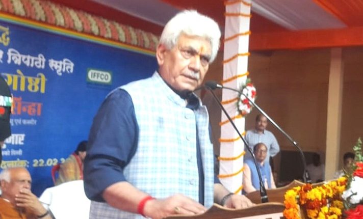 Manoj Sinha unveiled a statue of Shri Rajkumar Tripathiji at Ghazipur (4)