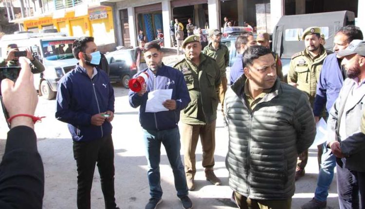 Ramban-Police-attached-properties-of-three-JKGFLET-terrorists-at-Gool-Ramban-comprising-two-residential-houses-and-one-chemist-shop-1