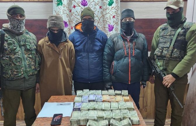 Srinagar police arrested 3 terrorist associates