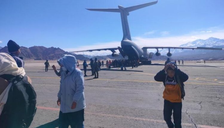Stranded passengers airlifted between J&K and Ladakh