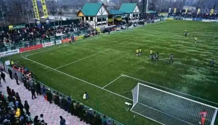 Coaches, players want valley girls to take up football