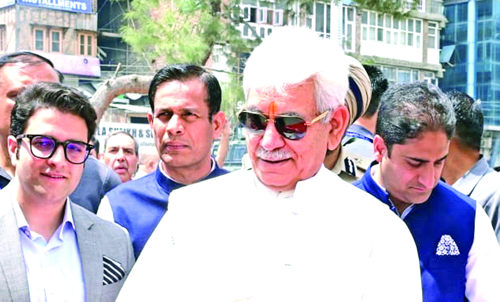 LG Sinha inaugurates renovated Polo View market, says Srinagar to resemble  Mumbai, Delhi