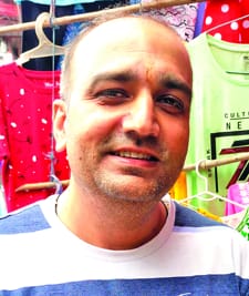 Manu-Mahajan-shopkeeper