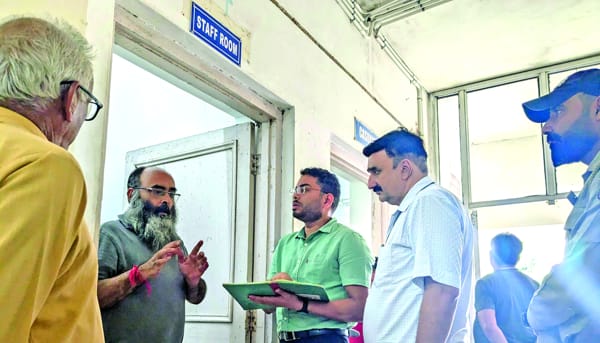 DC Jammu seeks explanation from absentee health staff