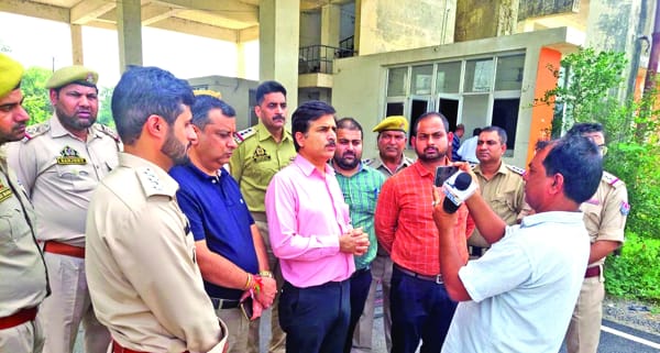 Excise Commissioner conducts visit to Lakhanpur