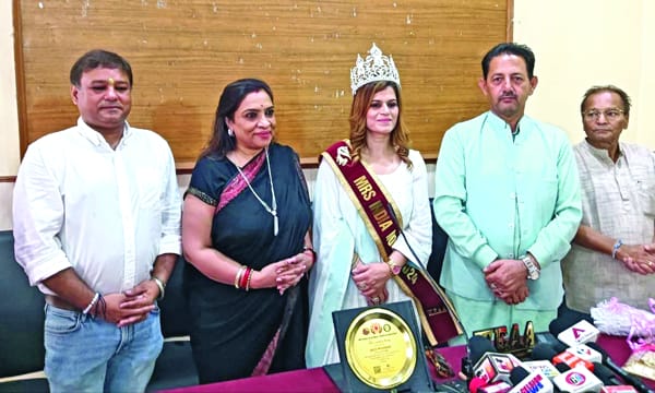 Jammu's Ritu Mahajan Makes J&K Proud, Wins Prestigious Mrs. India North 2024 Title