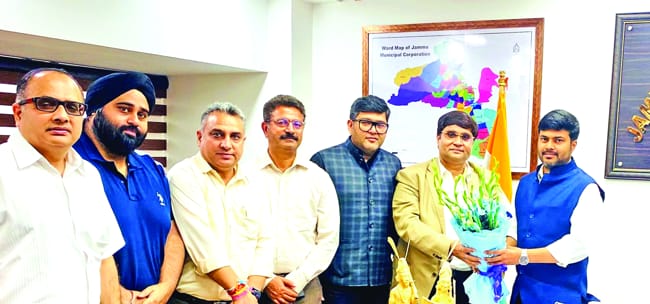 Rahul Sahai Chair , Co Chairs of PHDCCI Jammu calls on Devansh Yadav