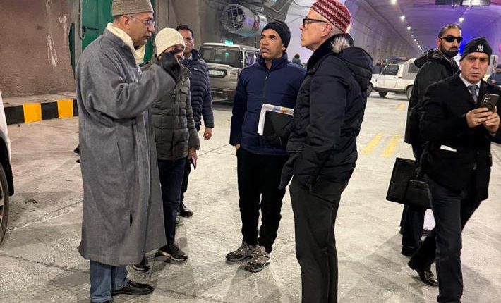 Z-Morh tunnel will boost tourism in Sonmarg Omar Abdullah