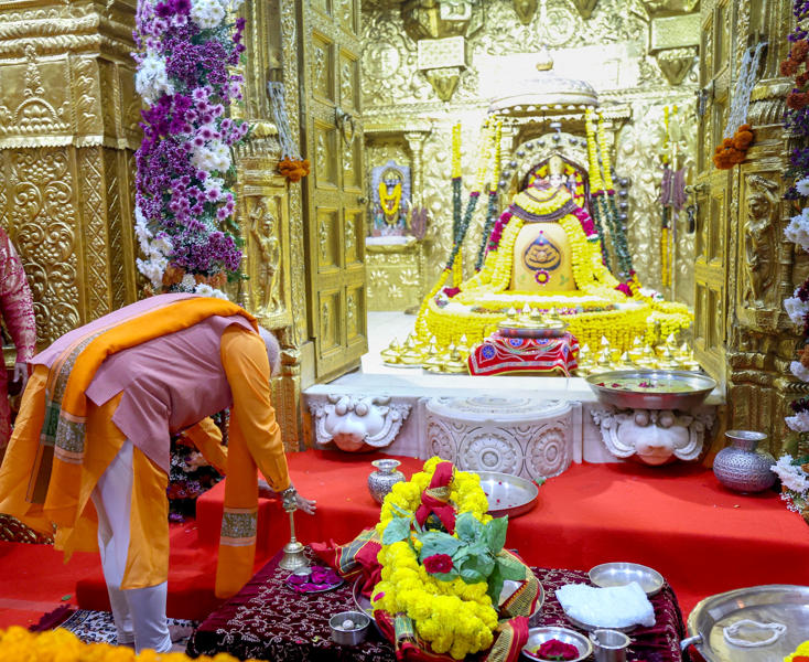 PM Modi offers prayers at Somnath temple (2)