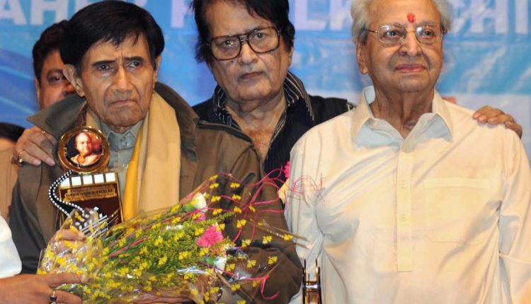 Family, friends pay last respects to Hindi cinema legend Manoj Kumar