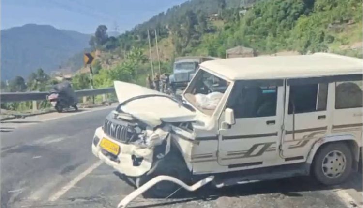 Two cops injured as escort vehicle of AICC general secretary collides with truck in Ramban